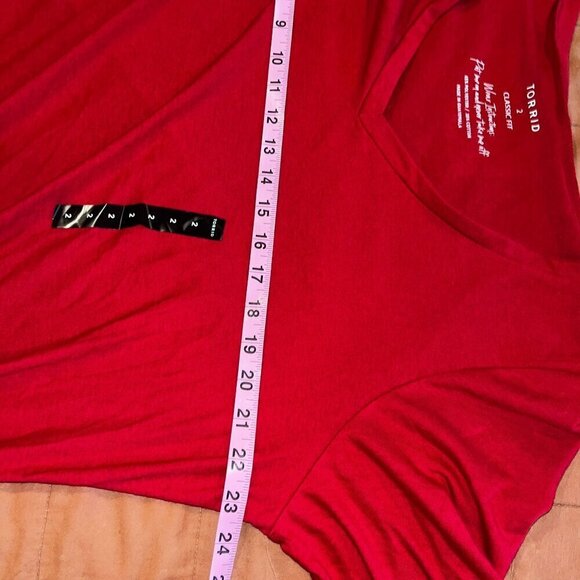 NWT Torrid Womens Red Classic Fit Long Sleeve V-Neck Top Size 2x - Picture 5 of 8